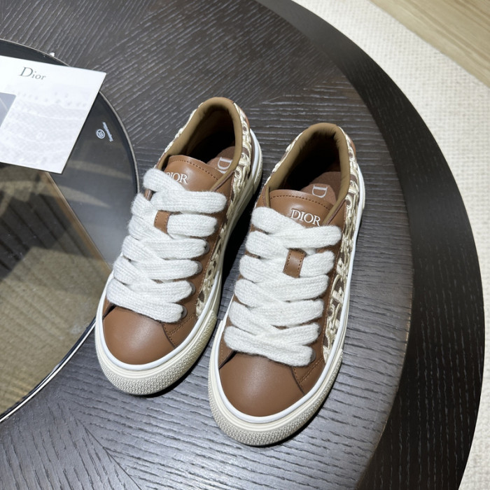 D10R SNEAKER