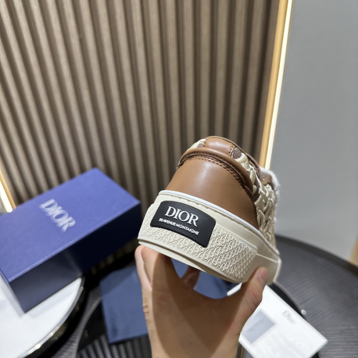 D10R SNEAKER