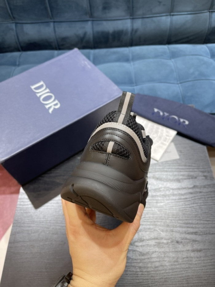 D10R SNEAKER