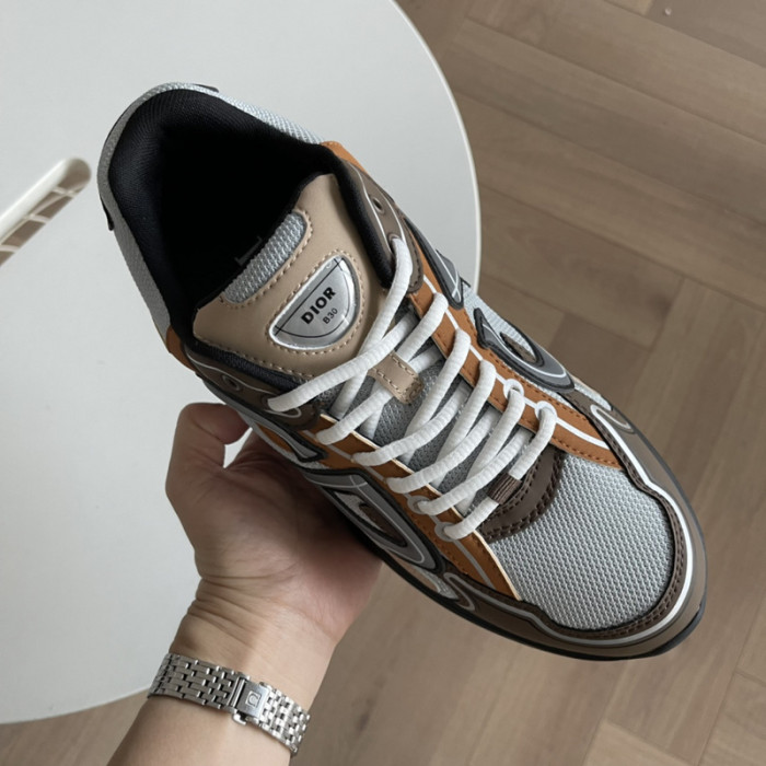 D10R SNEAKER