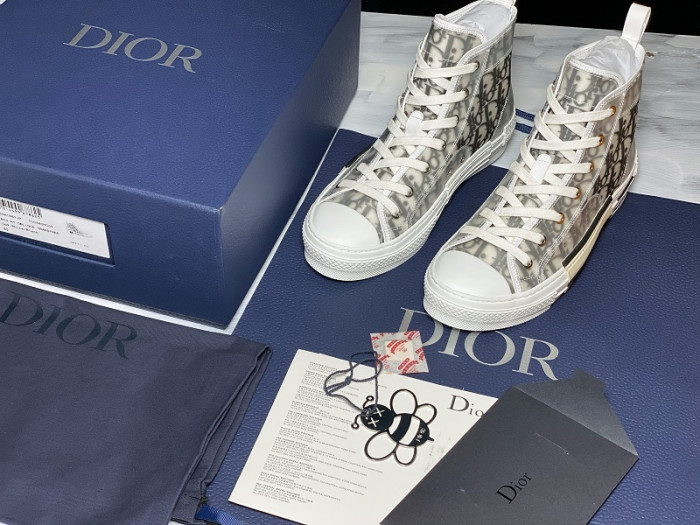 D10R SNEAKER