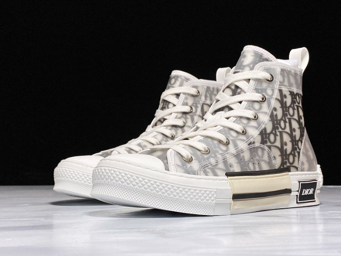 D10R SNEAKER