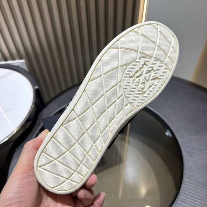 AM1R1 SNEAKER