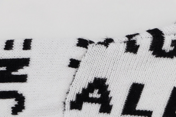 balenc1g& sweater