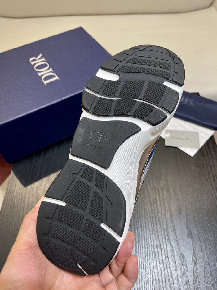 D10R SNEAKER