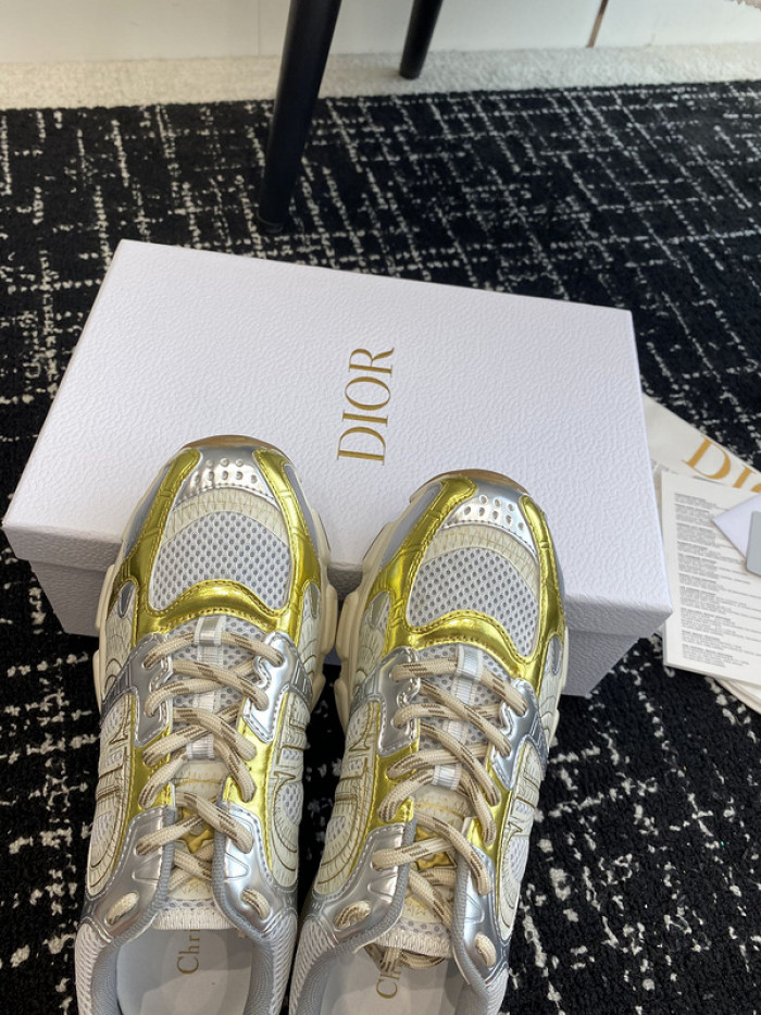 D10R SNEAKER