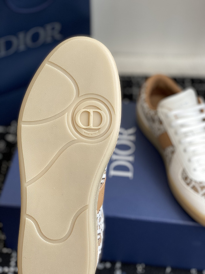D10R SNEAKER