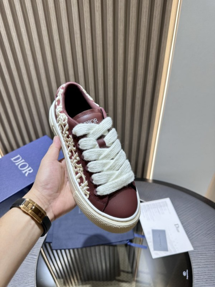 D10R SNEAKER