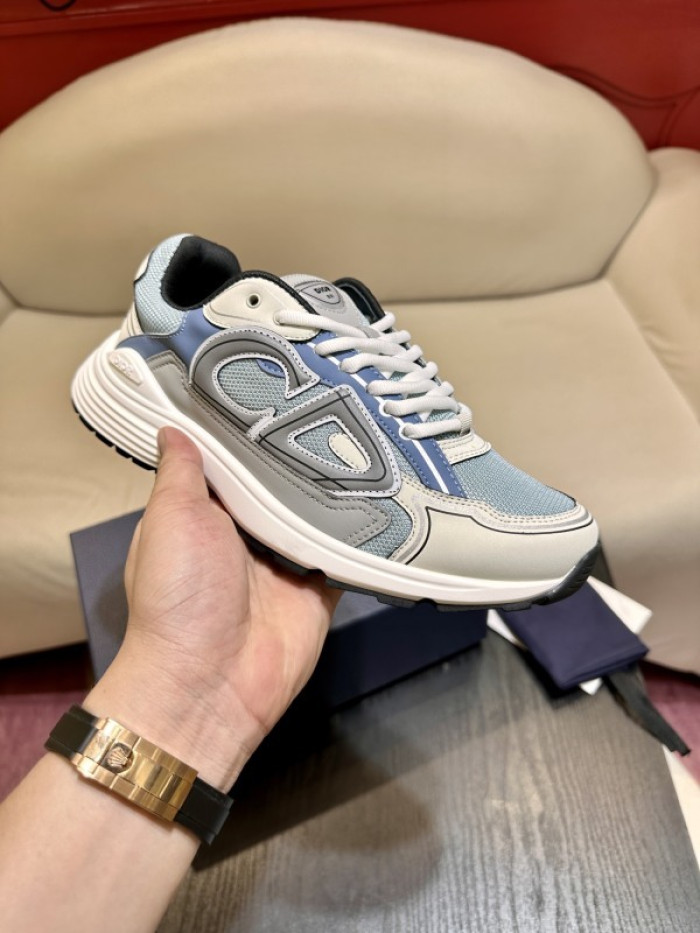 D10R SNEAKER