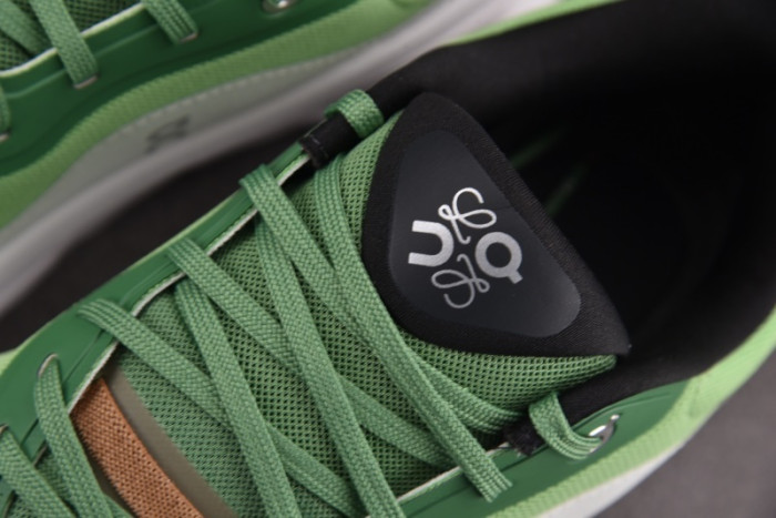 l01w1 SNEAKER